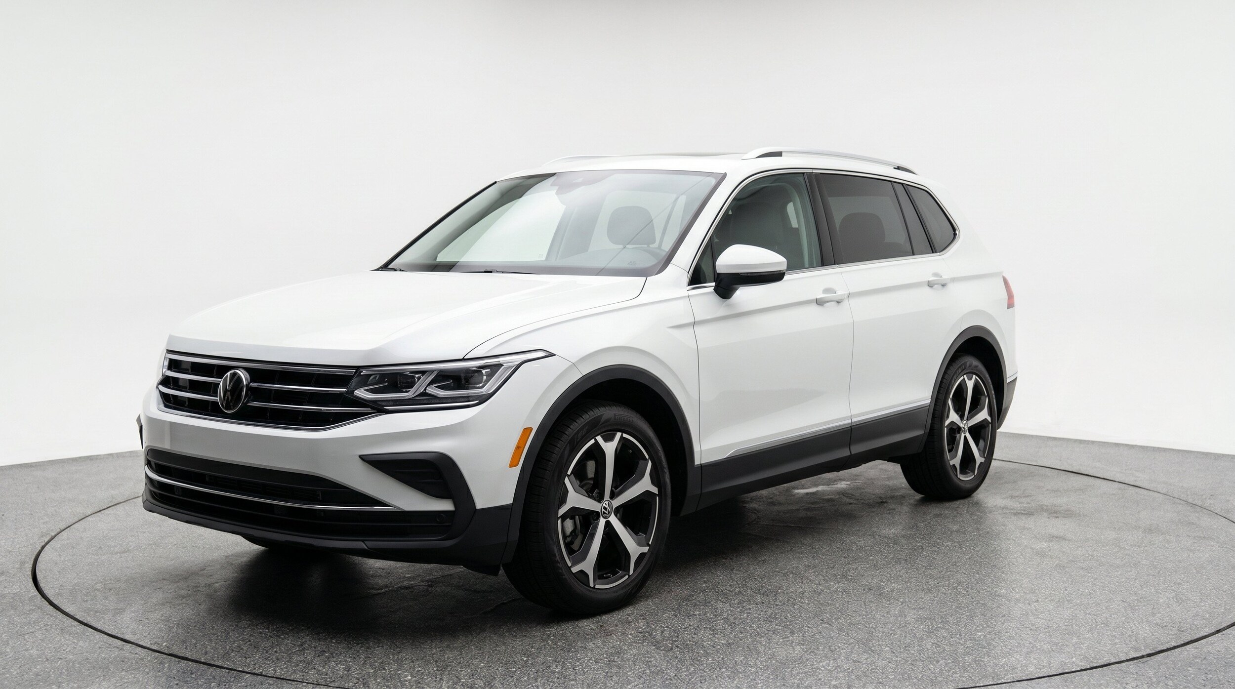 Thumbnail: 2026 Volkswagen Tiguan - 3