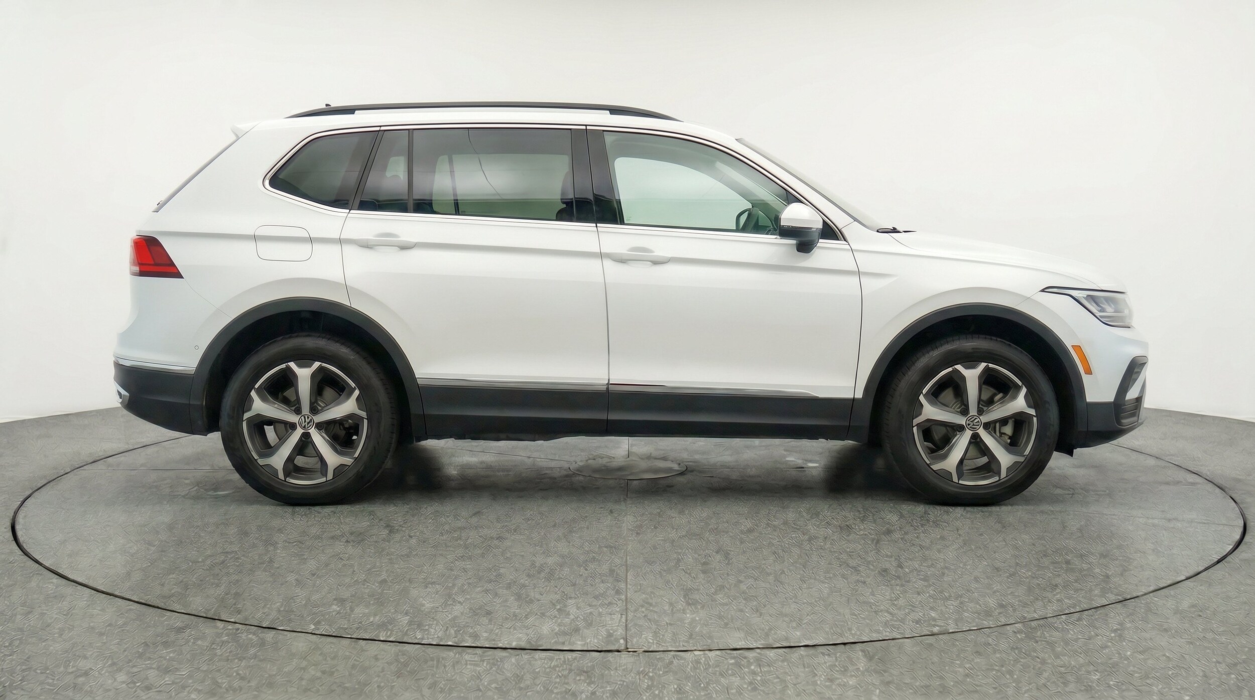 Thumbnail: 2026 Volkswagen Tiguan - 10