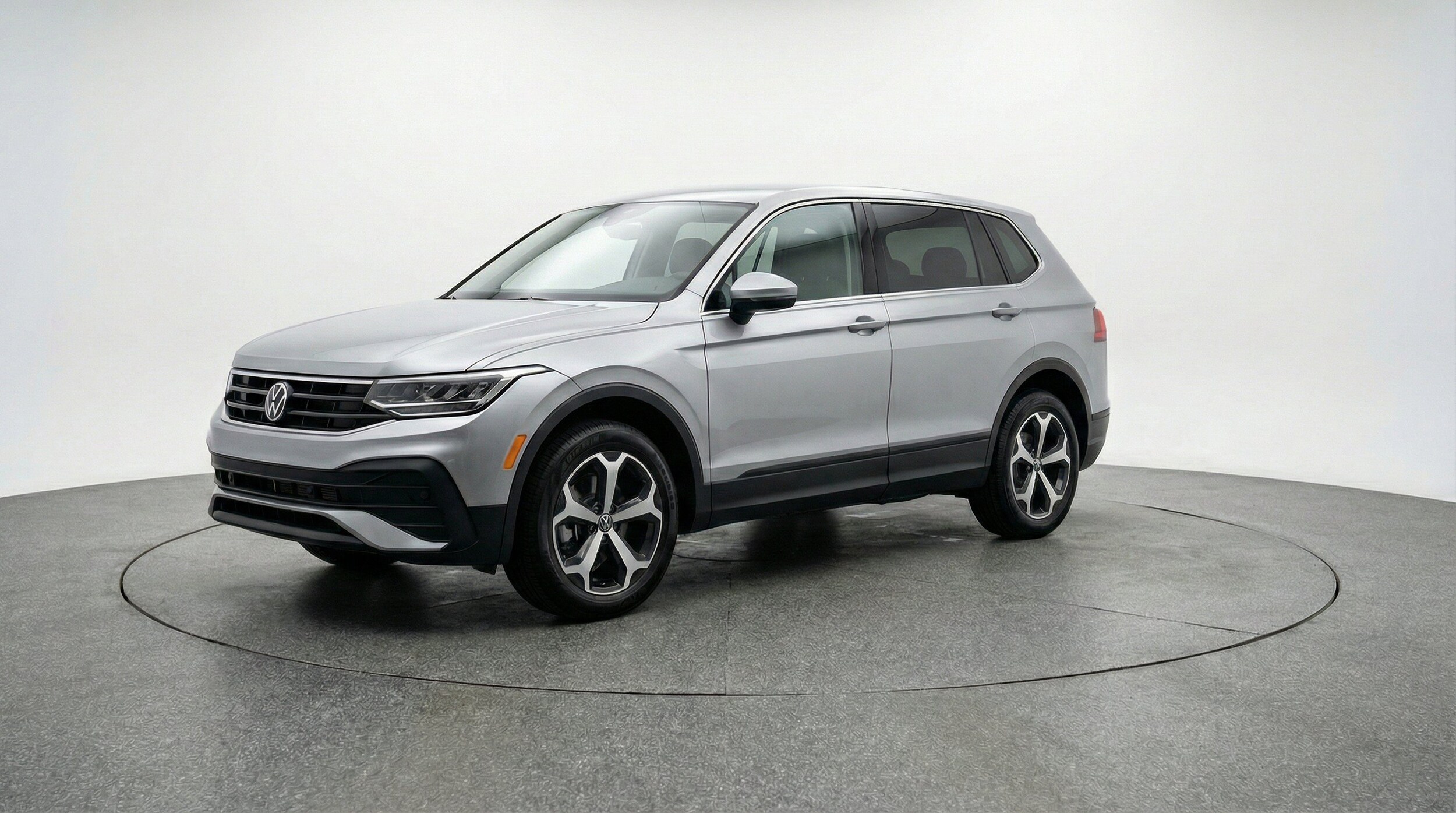 Thumbnail: 2026 Volkswagen Tiguan - 3