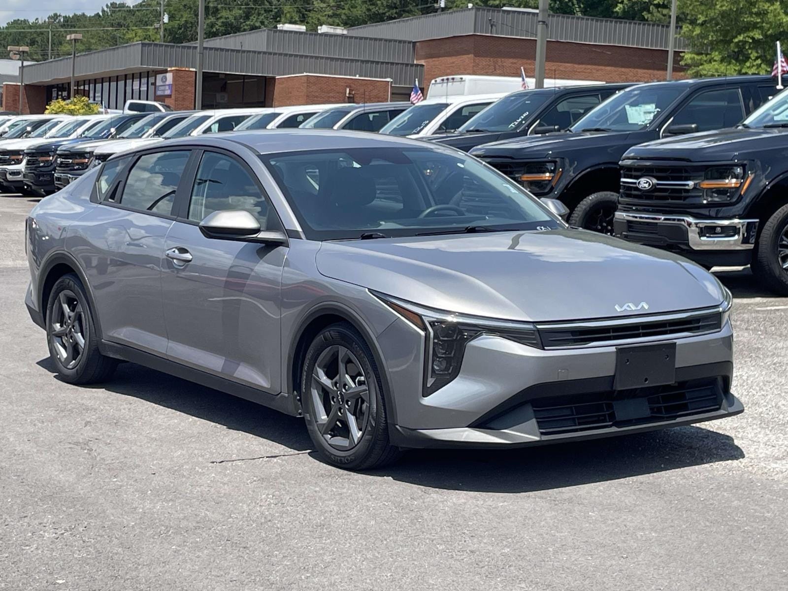 2025 Kia K4 LXS AT's photo