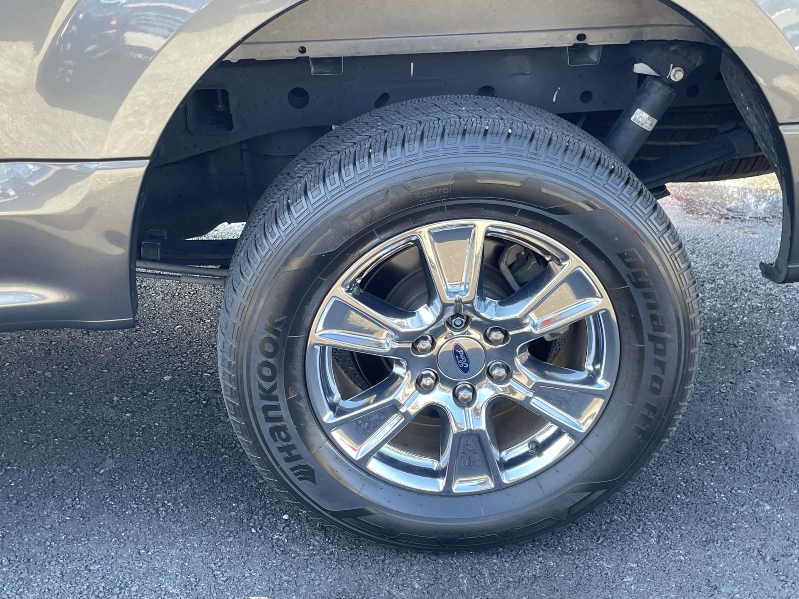 2016 Ford F-150 XLT photo 2