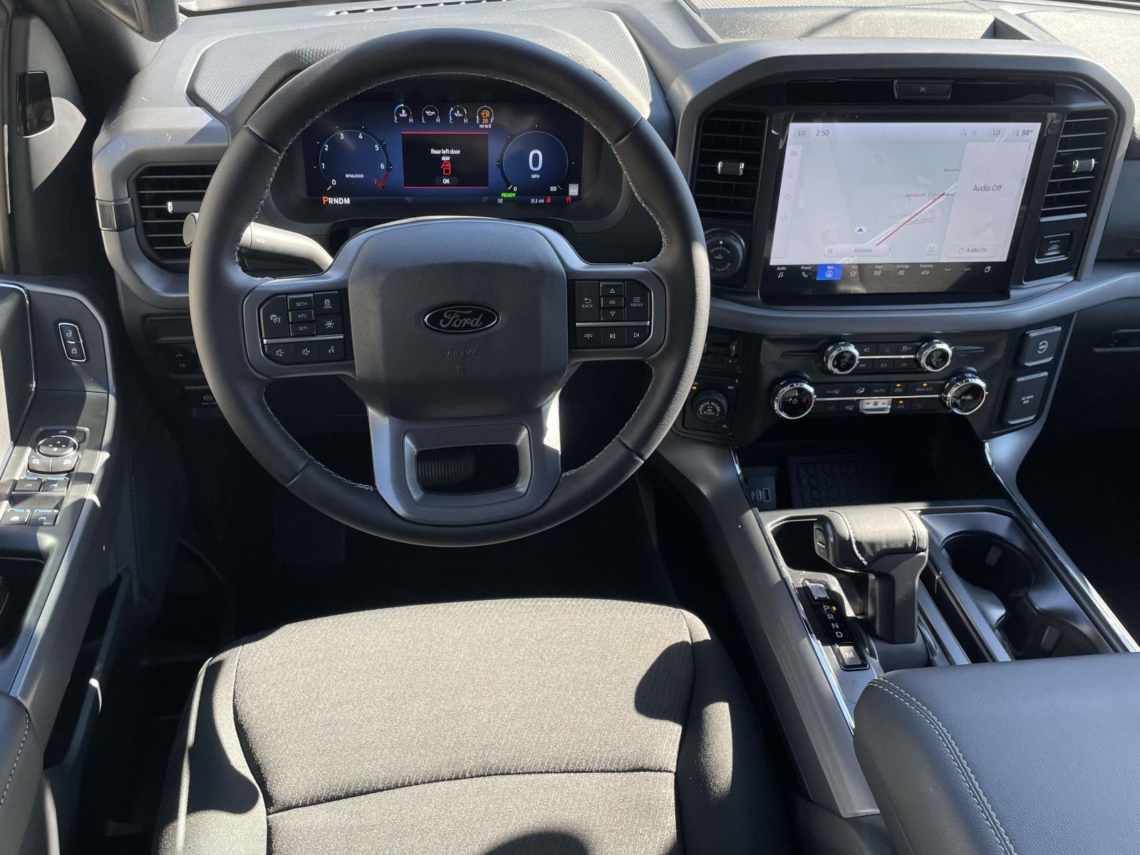 2025 Ford F-150 XLT photo 4