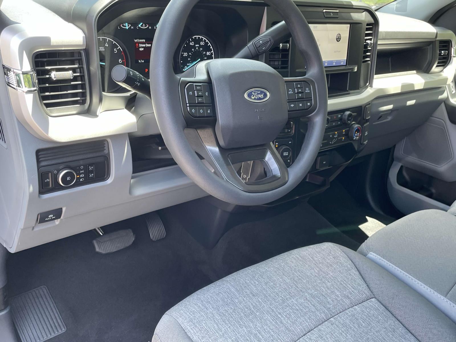 2025 Ford F-350 photo 4