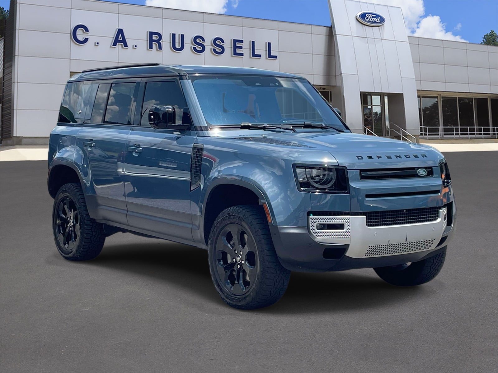 2020 Land Rover Defender SE's photo