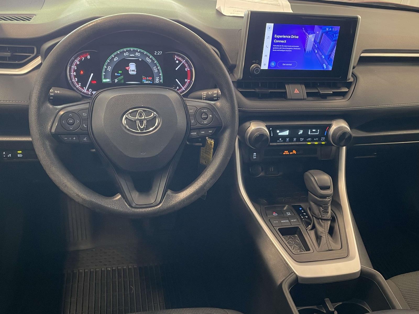 2023 Toyota RAV4 LE photo 3