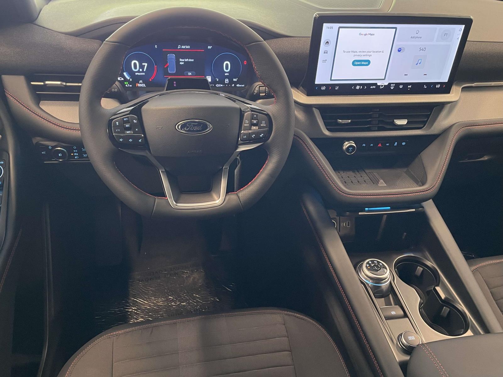 2025 Ford Explorer ST-Line photo 2