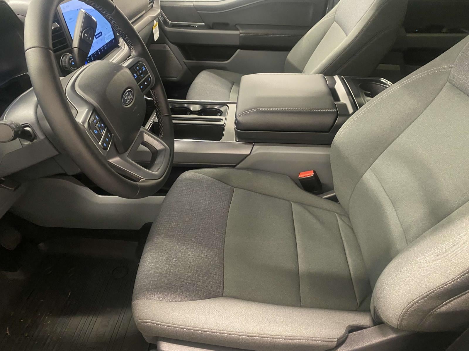 2025 Ford F-150 XLT - Photo 9