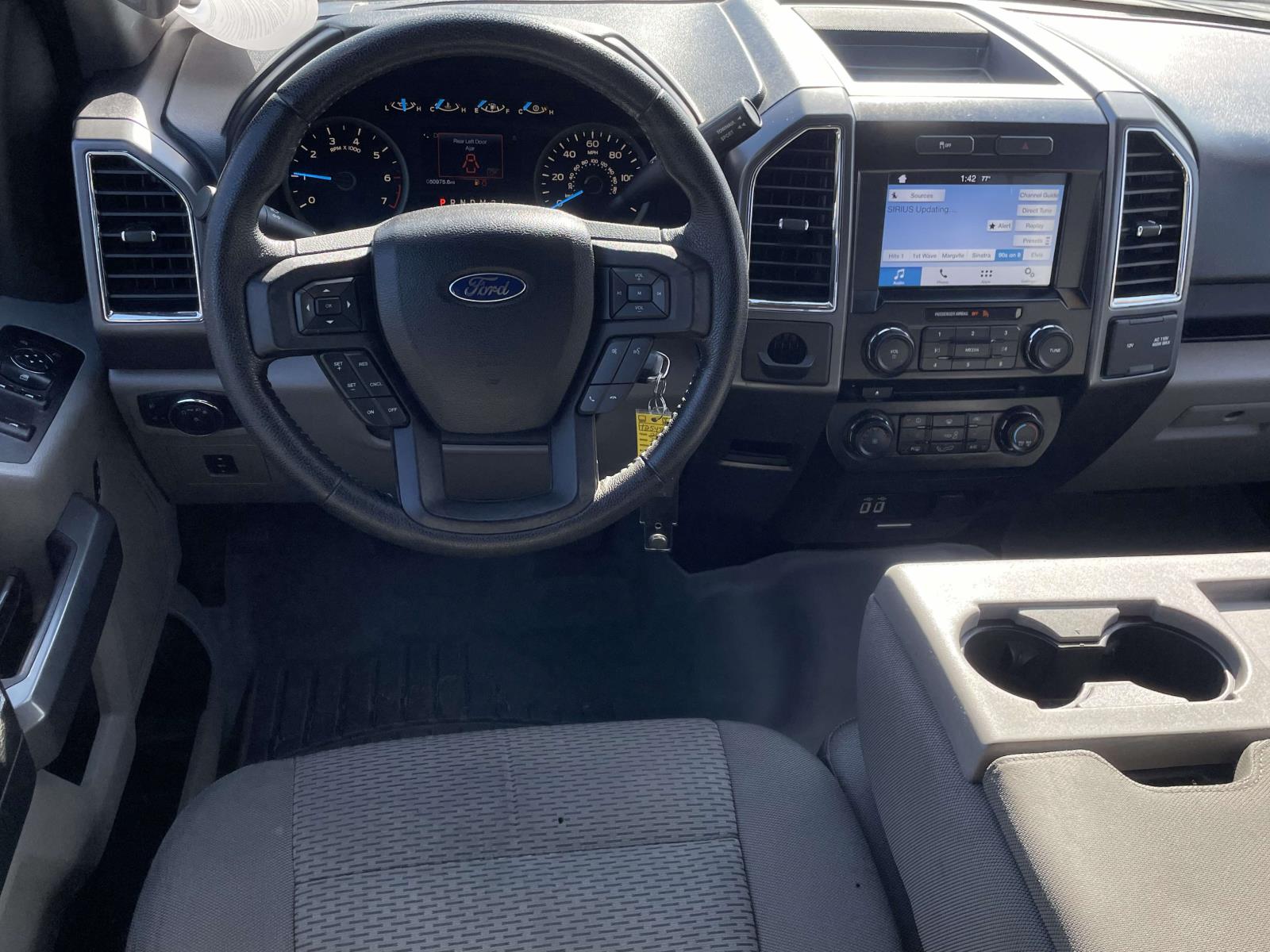 2016 Ford F-150 XLT photo 3