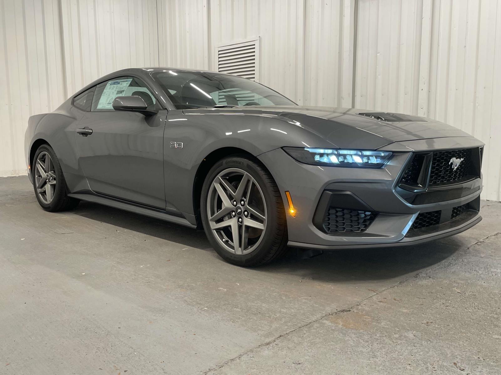 2025 Ford Mustang GT photo 3