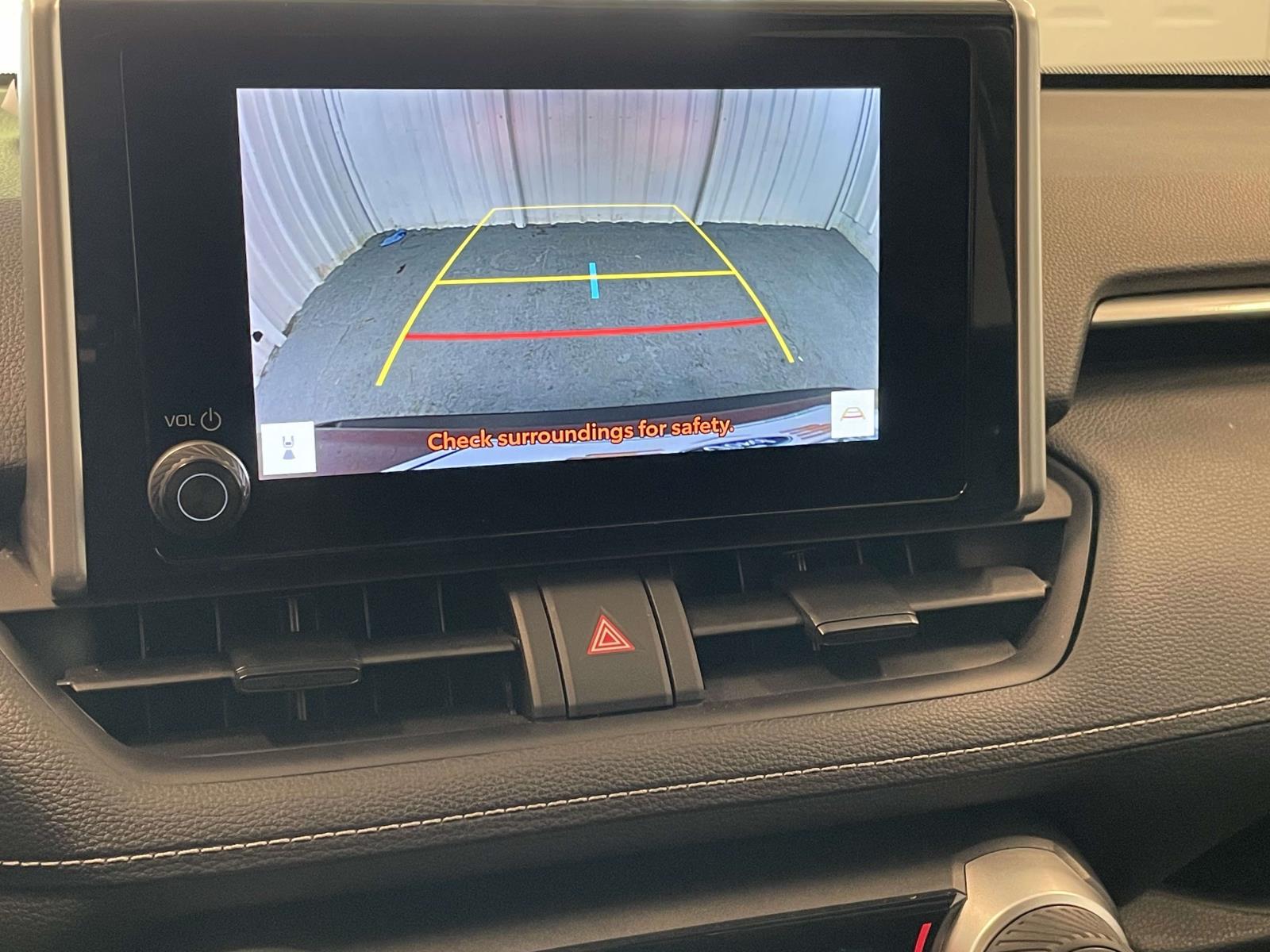2023 Toyota RAV4 LE photo 4