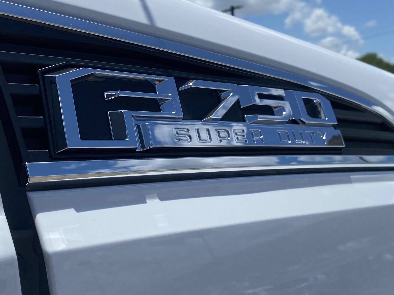 2025 Ford F-750 SuperCab photo 4