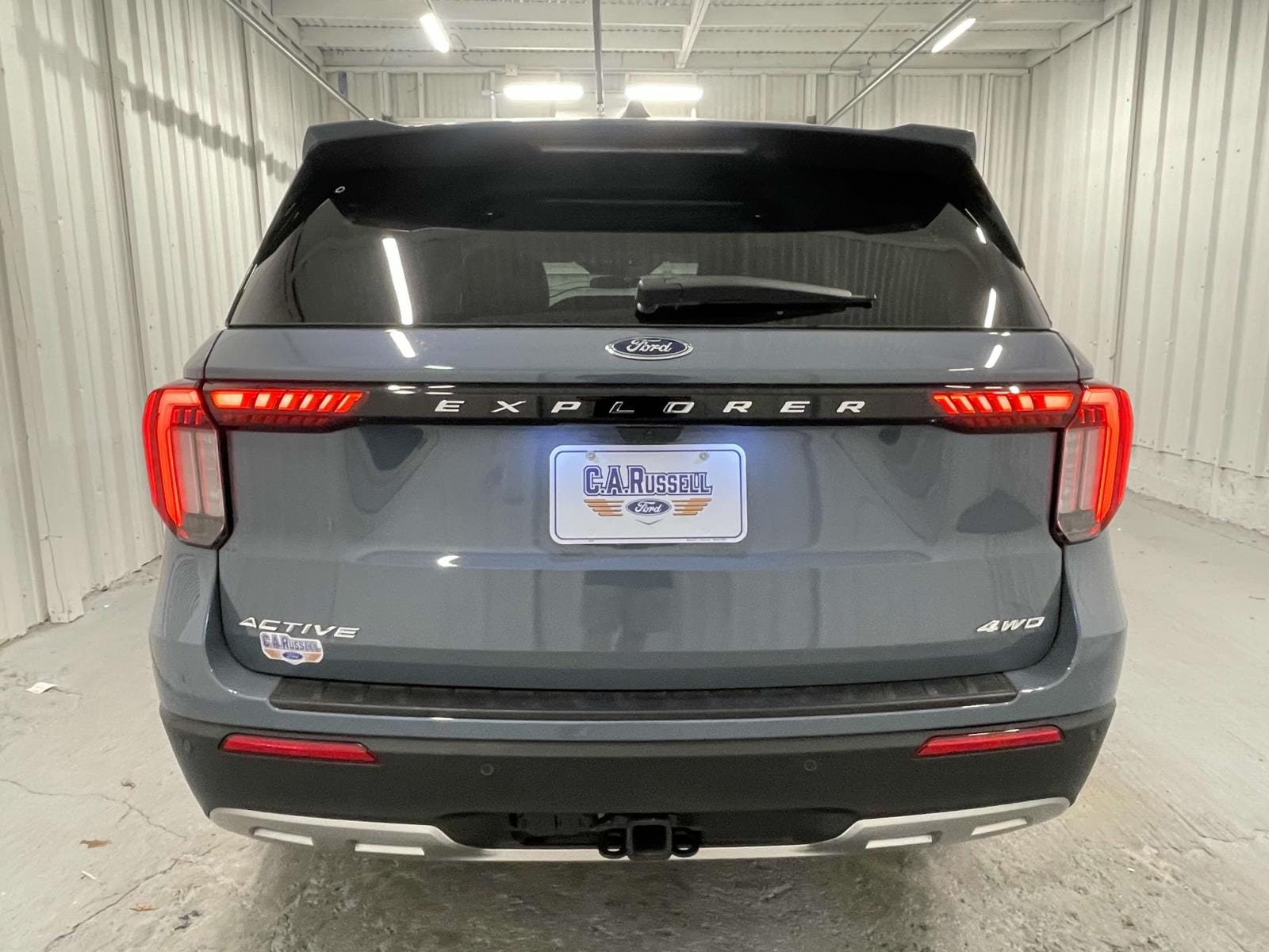 2025 Ford Explorer photo 2