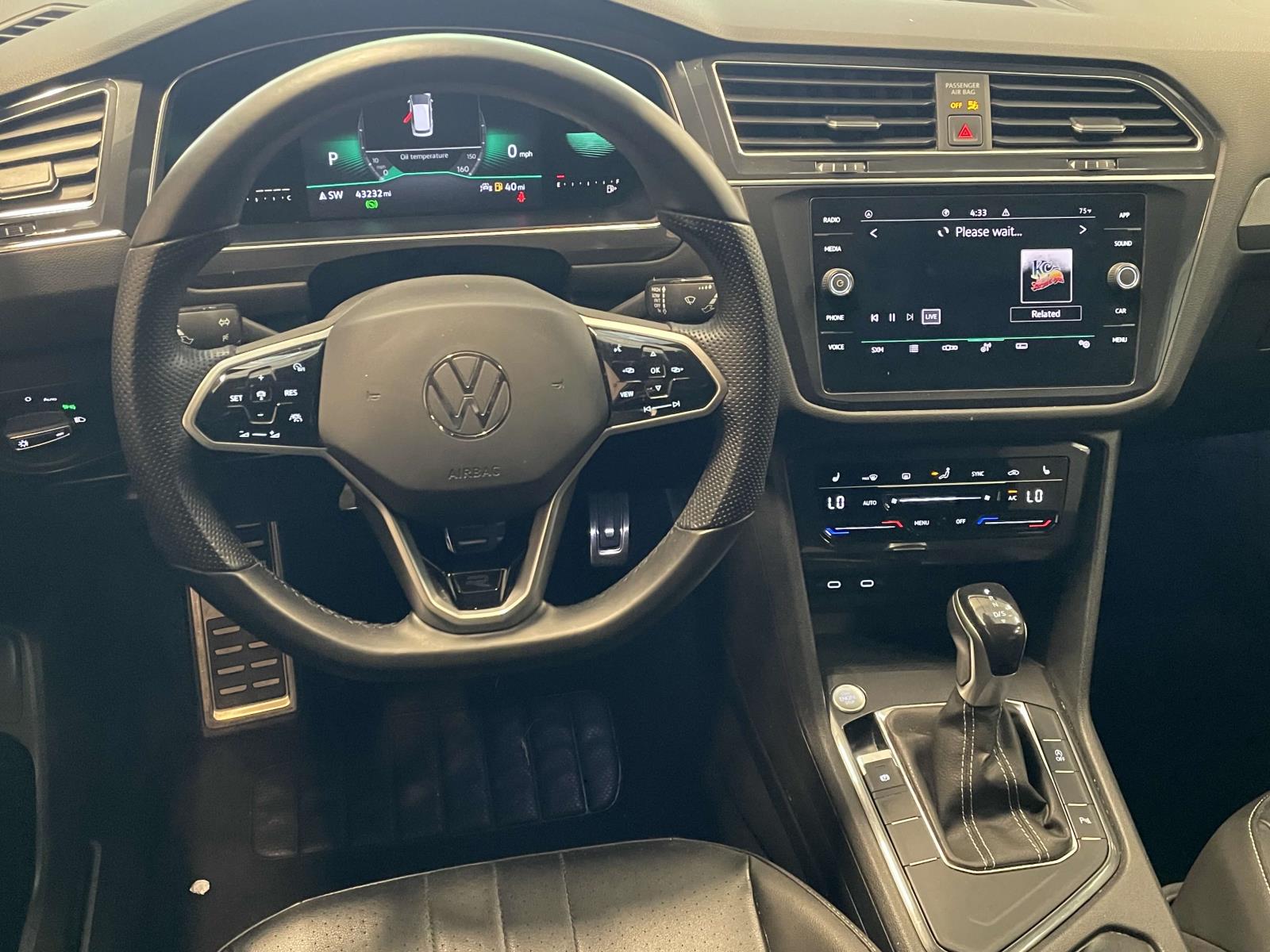 2022 Volkswagen Tiguan SE R-Line Black photo 3