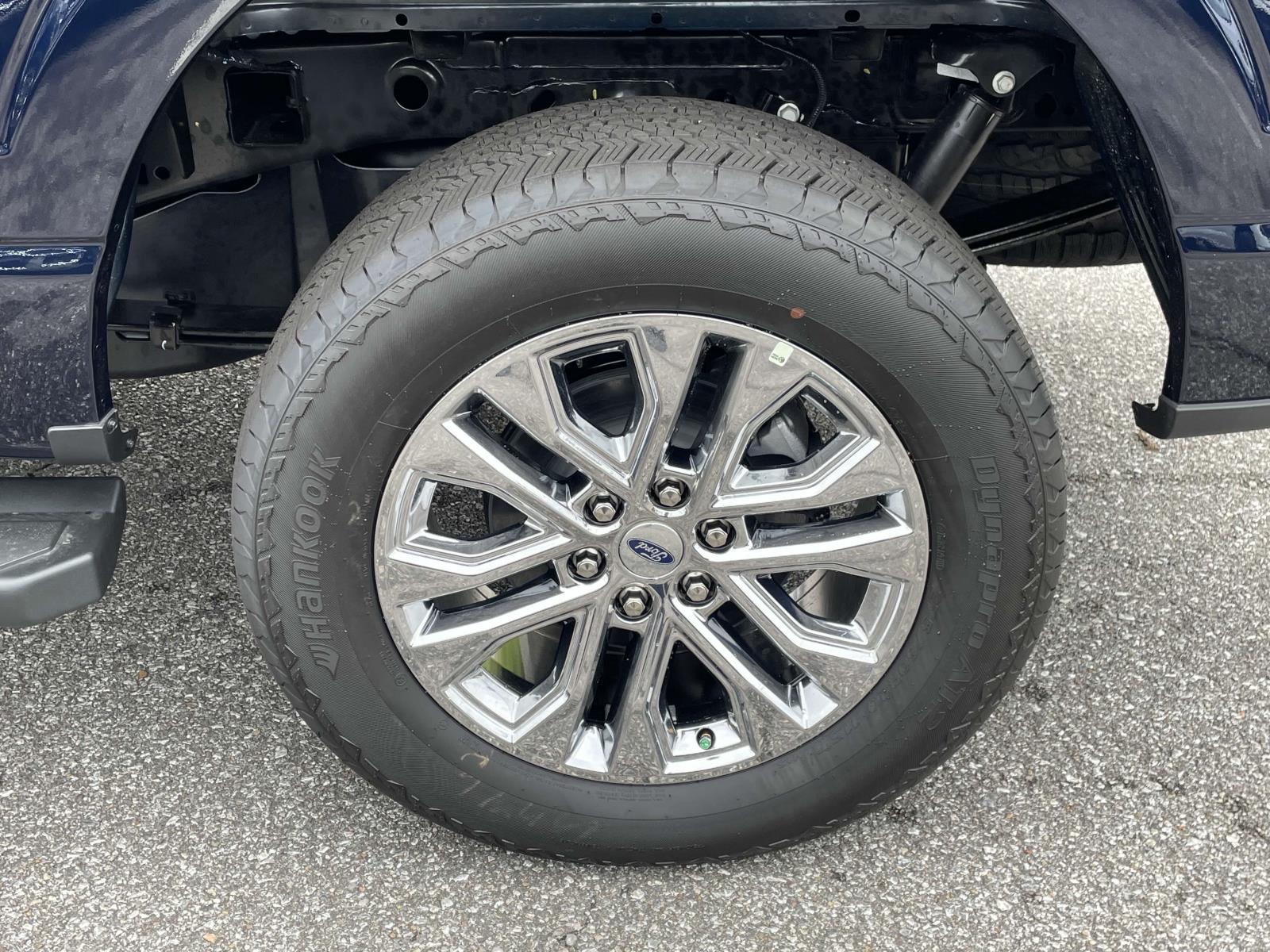 2025 Ford F-150 Lariat photo 3