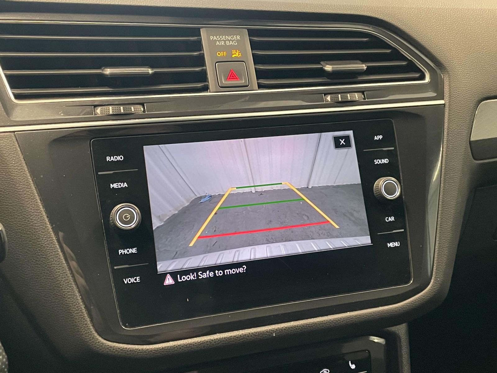 2022 Volkswagen Tiguan SE R-Line Black photo 4