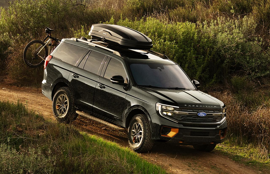 ford%20expedition%20road%20trip%20stock%20image.png