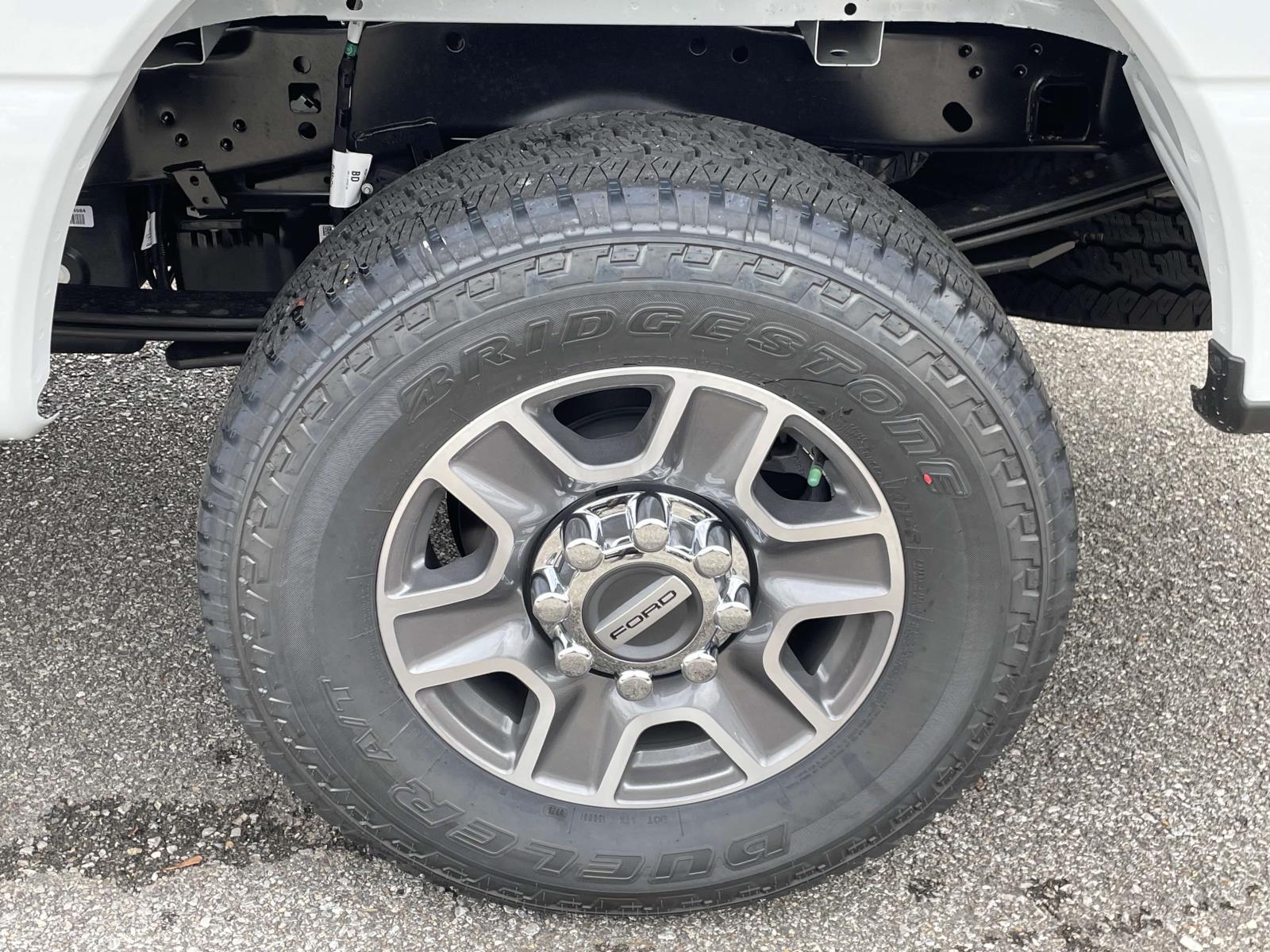 2025 Ford F-250 Lariat photo 3
