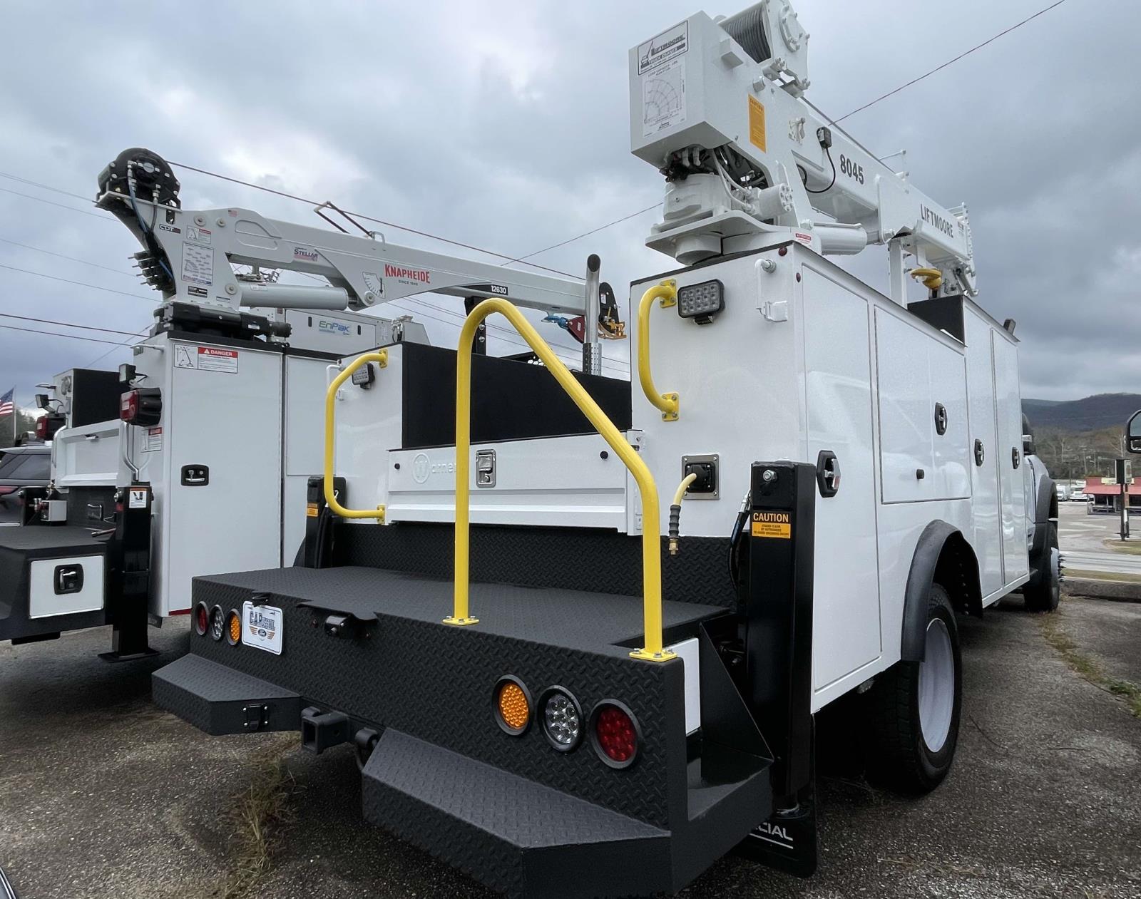 2025 Ford F-550 Super Duty Chassis Cab XL - Photo 13