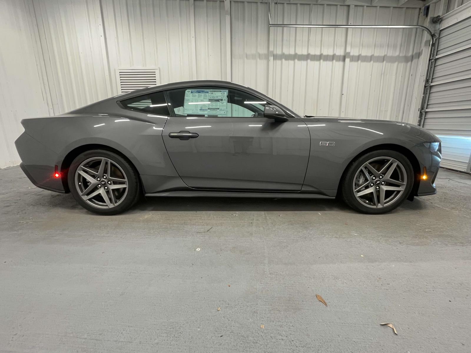 2025 Ford Mustang GT photo 4