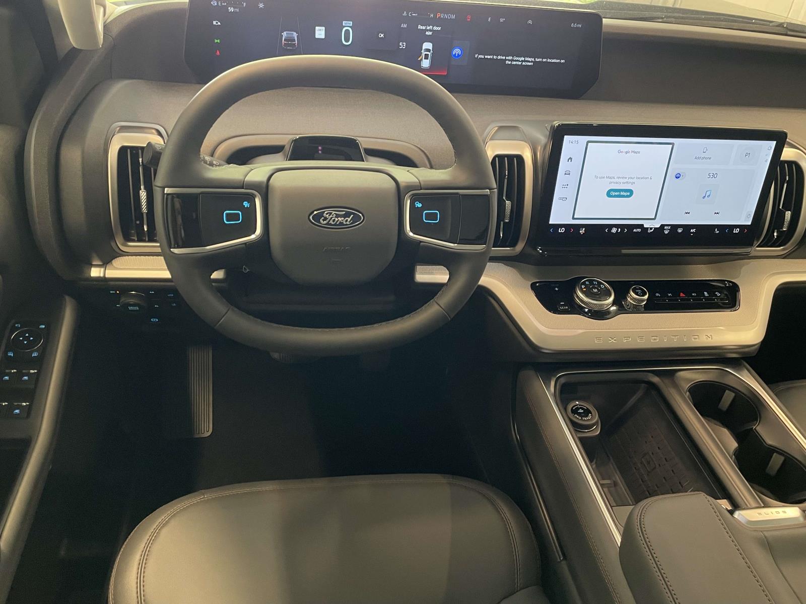 2025 Ford Expedition photo 2