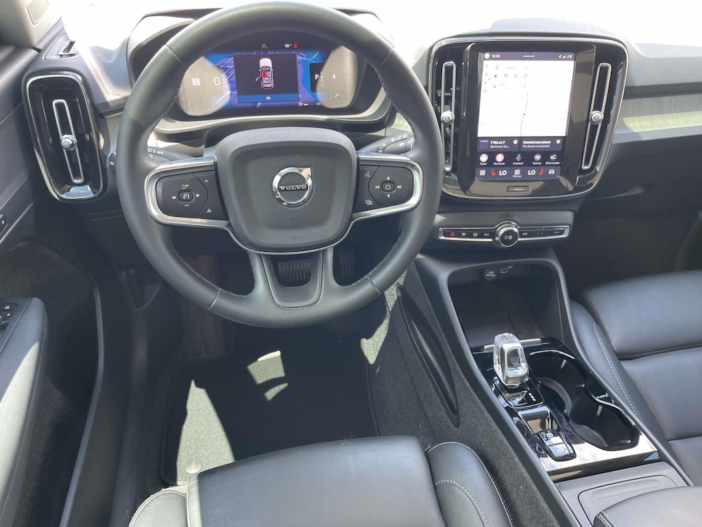 Used 2024 Volvo XC40 B5 Plus Bright Theme SUV