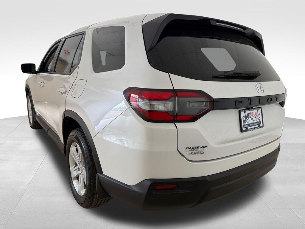 Used 2023 Honda Pilot LX SUV