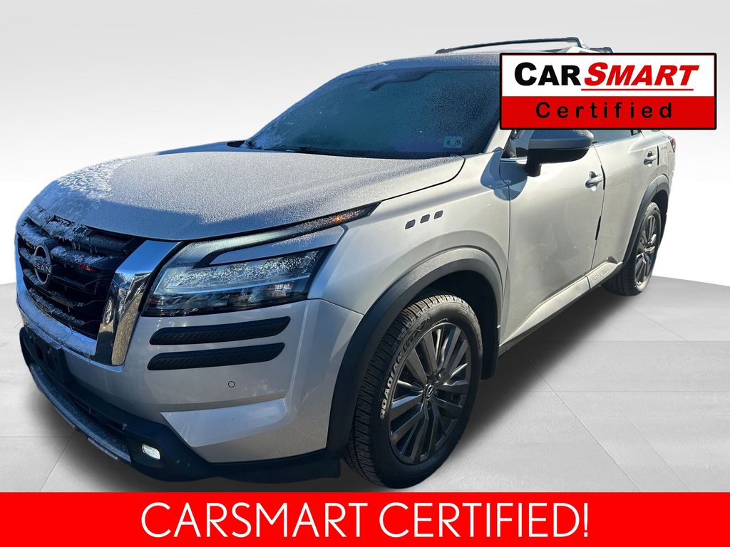 2022 Nissan Pathfinder SL