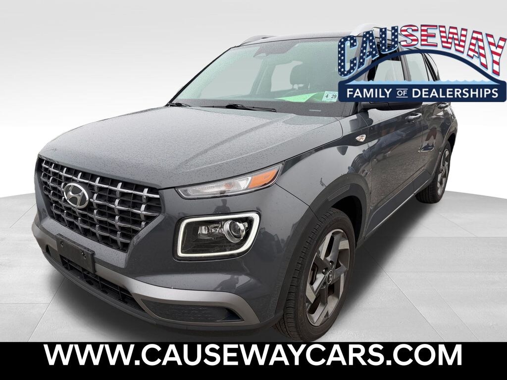 Used 2024 Hyundai Venue Limited SUV