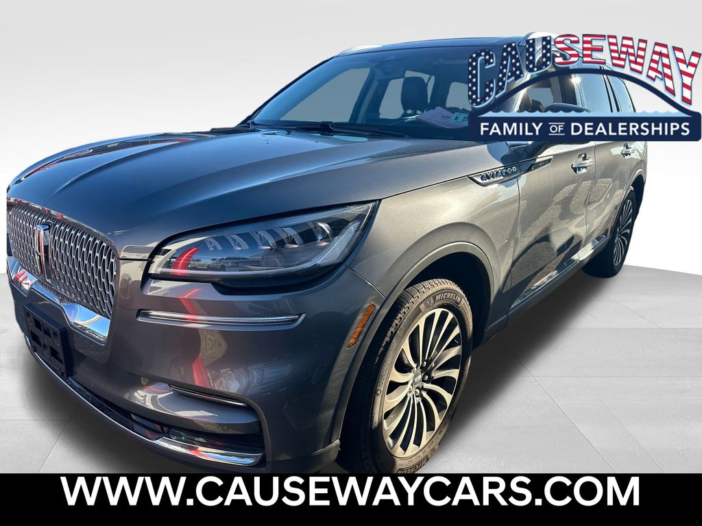 2022 Lincoln Aviator Base's photo