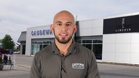 Staff member Edgar from 9b124f346e83