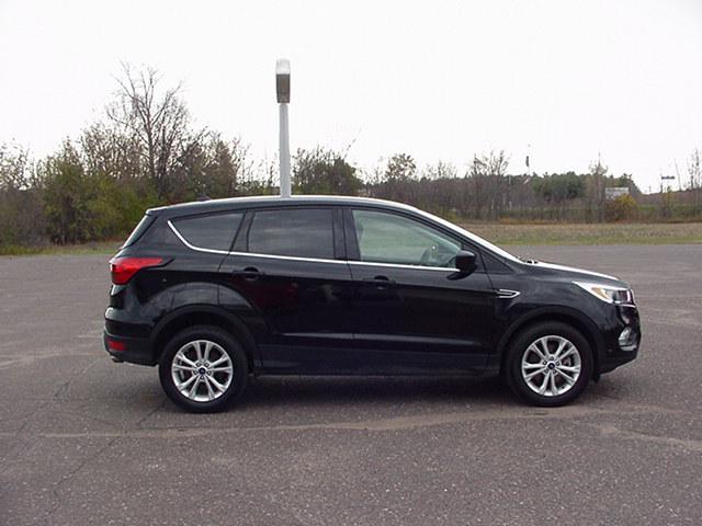 Used 2019 Ford Escape SE with VIN 1FMCU9GD9KUB81122 for sale in Pine City, Minnesota