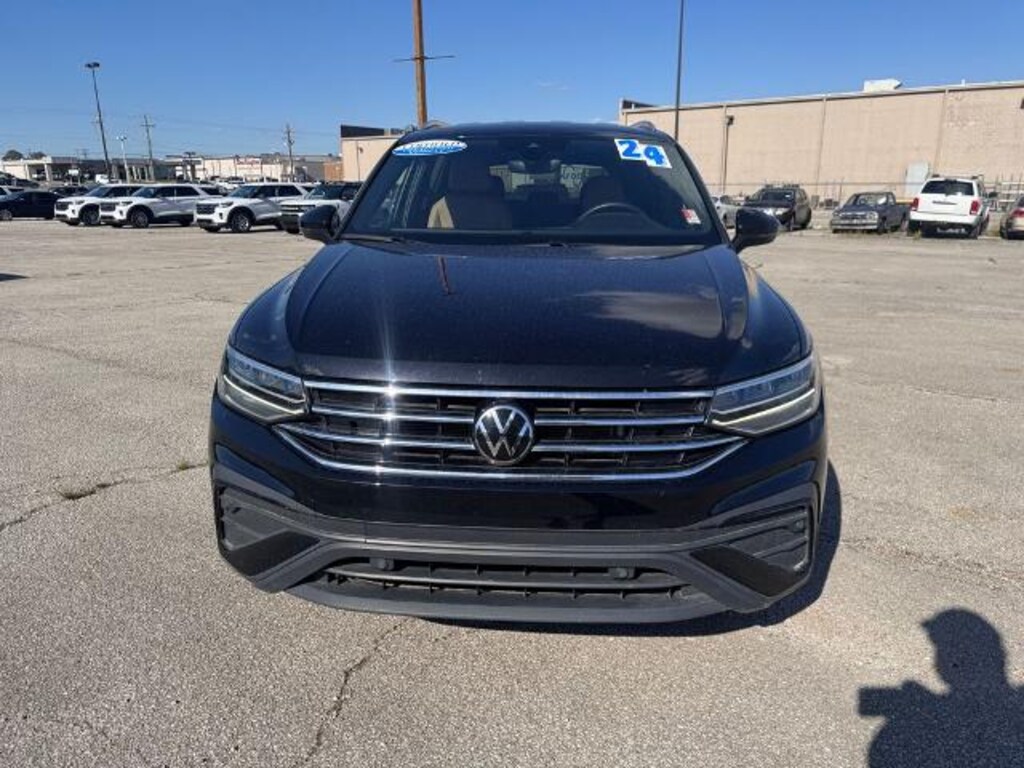 Used 2024 Volkswagen Tiguan 2.0T SE SUV