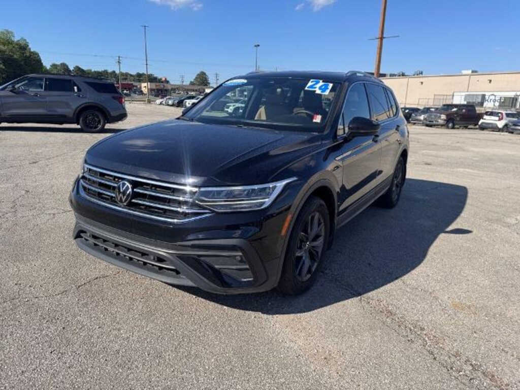 Used 2024 Volkswagen Tiguan 2.0T SE SUV