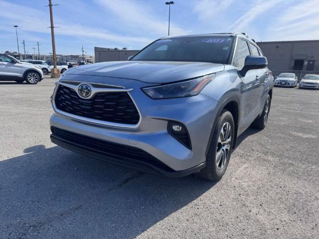 Used 2023 Toyota Highlander XLE SUV