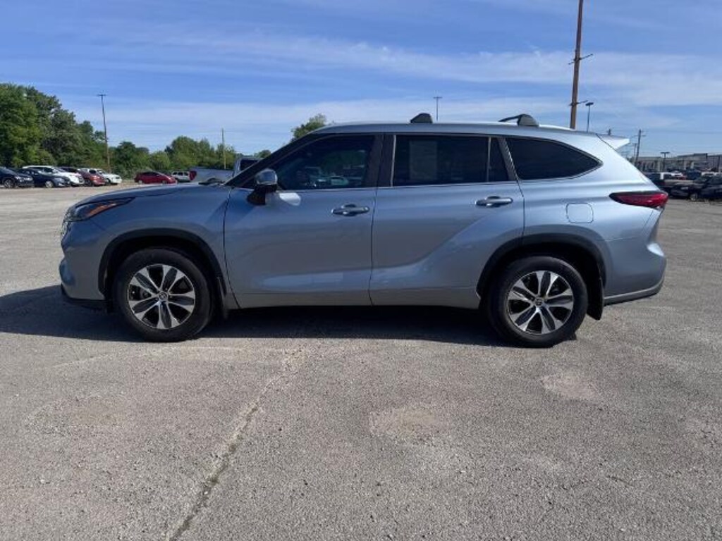 Used 2023 Toyota Highlander XLE SUV
