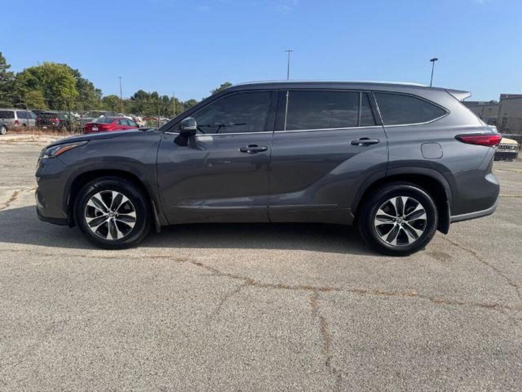 Used 2020 Toyota Highlander XLE SUV