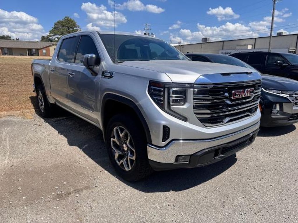 Used 2022 GMC Sierra 1500 SLT Crew Cab Short Bed Truck