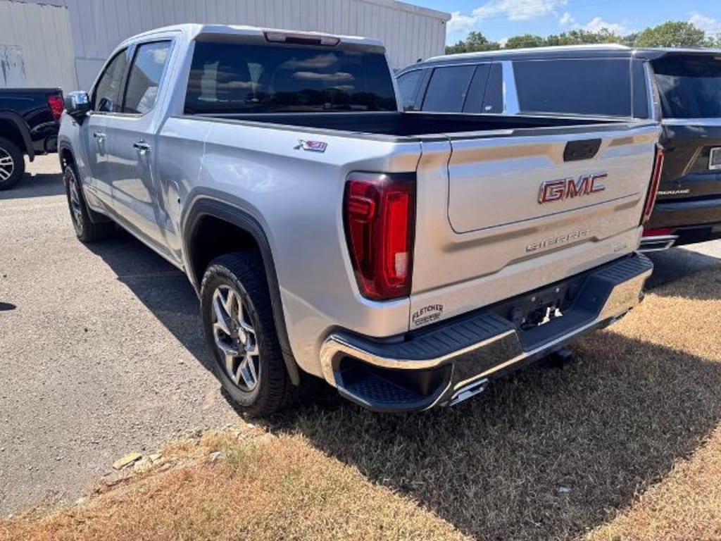 Used 2022 GMC Sierra 1500 SLT Crew Cab Short Bed Truck