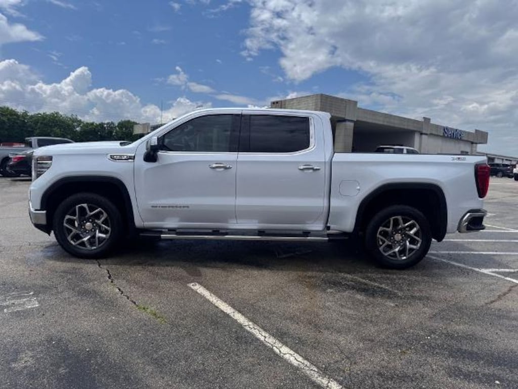 Used 2026 GMC Sierra 1500 SLT Crew Cab Short Bed Truck
