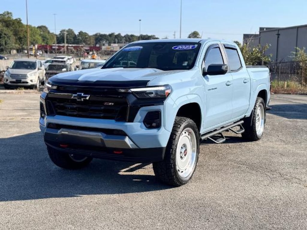 Used 2025 Chevrolet Colorado Z71 Crew Cab Short Bed Truck
