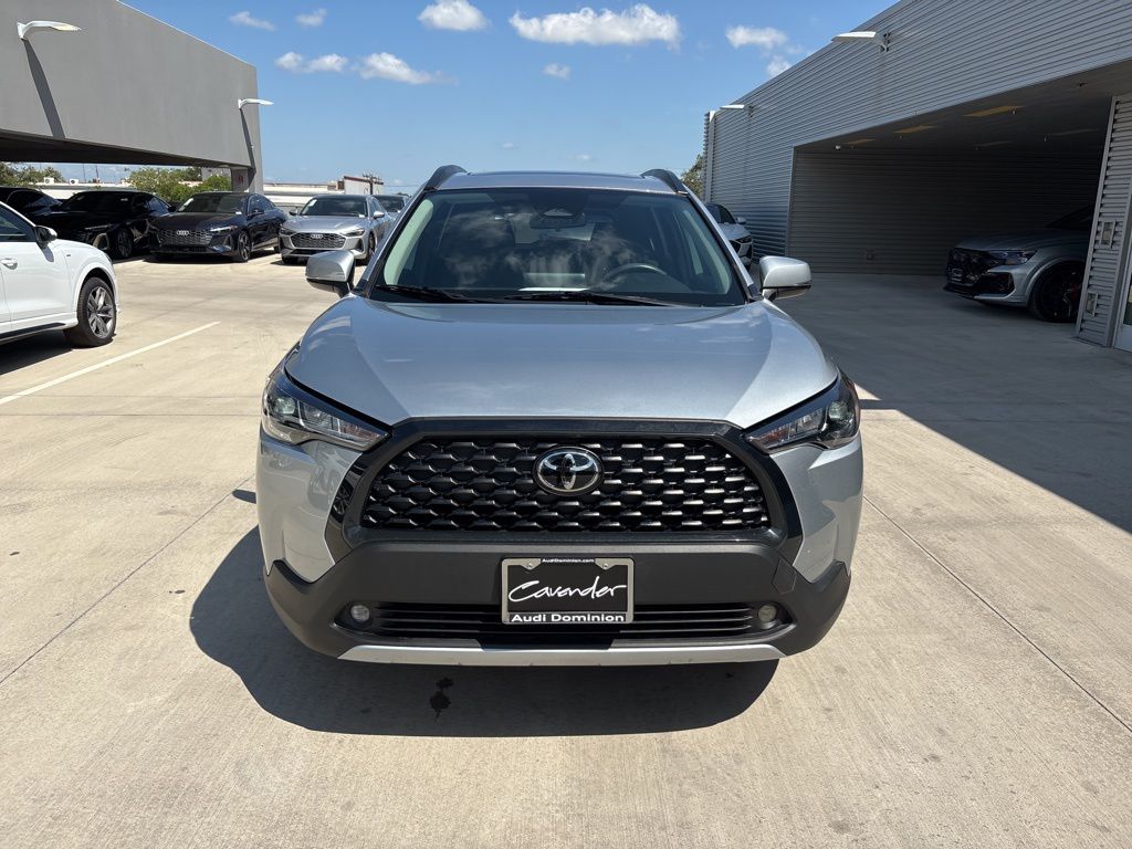 2023 Toyota Corolla Cross LE photo 2