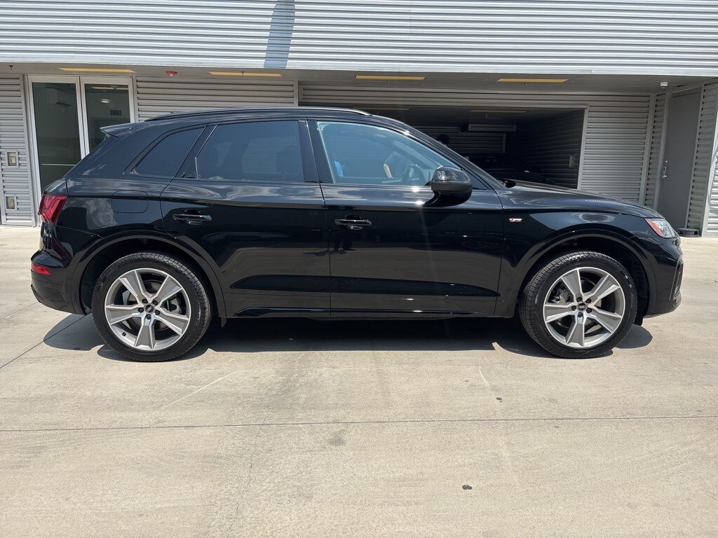 Certified 2025 Audi Q5 45 S Line Premium Convenience Plus quattro SUV