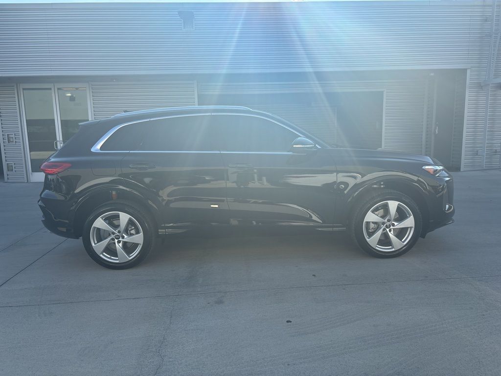 2025 Audi Q5 2.0T Premium Plus photo 4