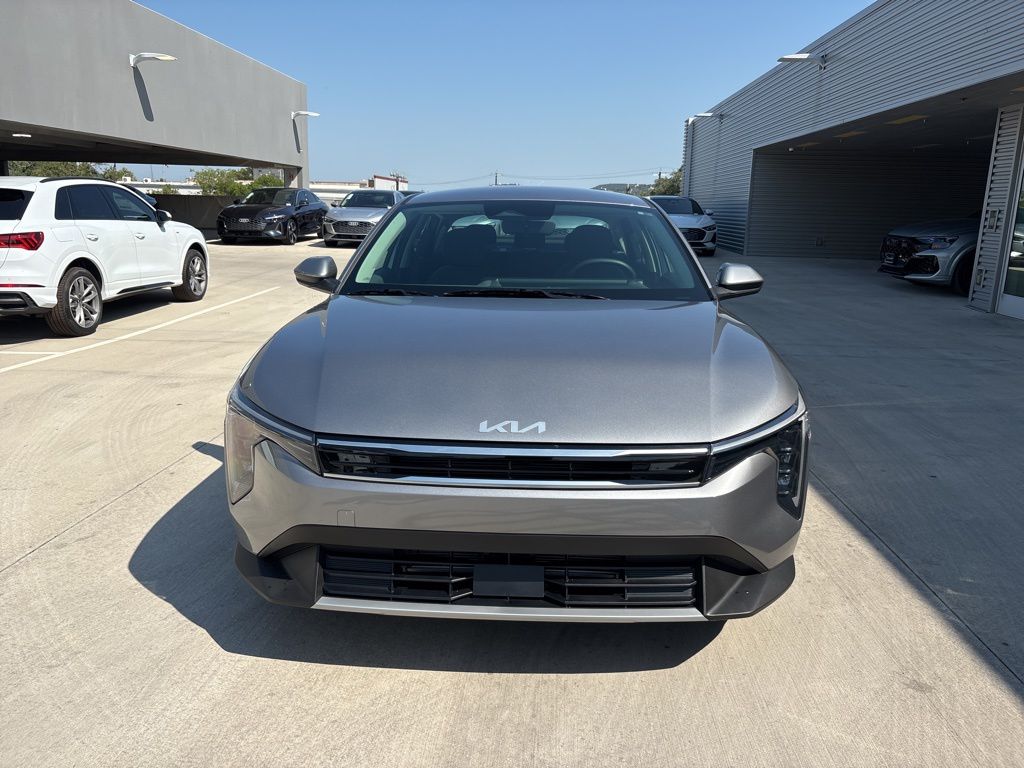 2025 Kia K4 EX photo 2