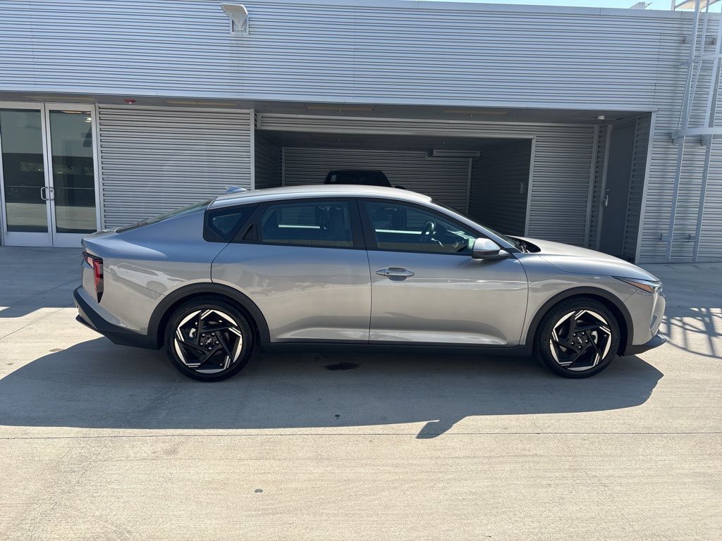 2025 Kia K4 EX photo 4