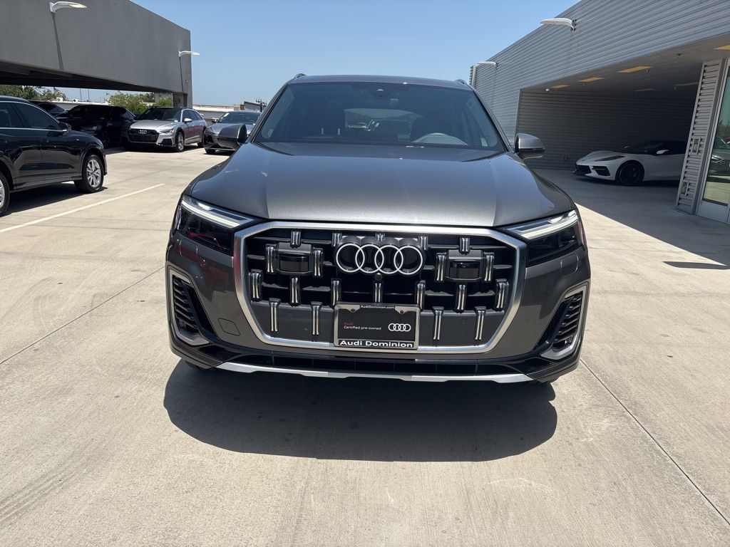 2025 Audi Q7 55 Premium Plus photo 2