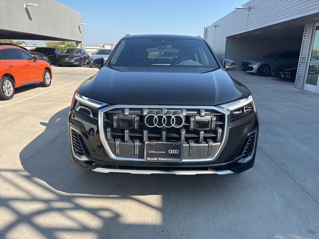 2025 Audi Q7 55 Premium Plus photo 2