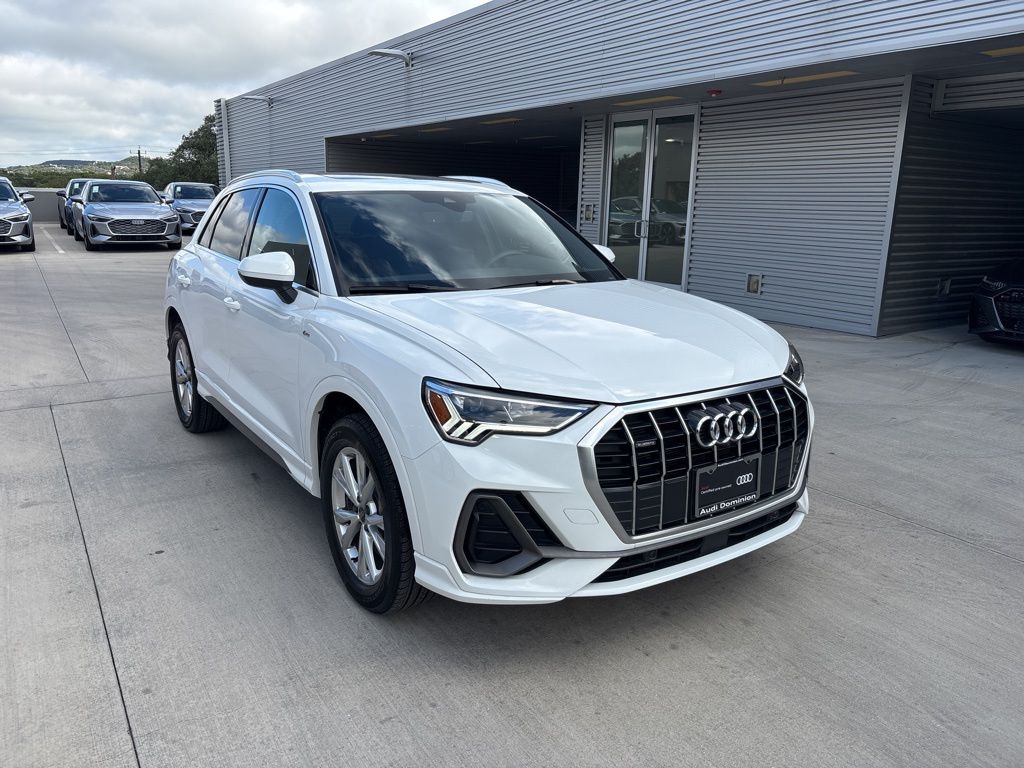 2025 Audi Q3 S line Premium Plus photo 3