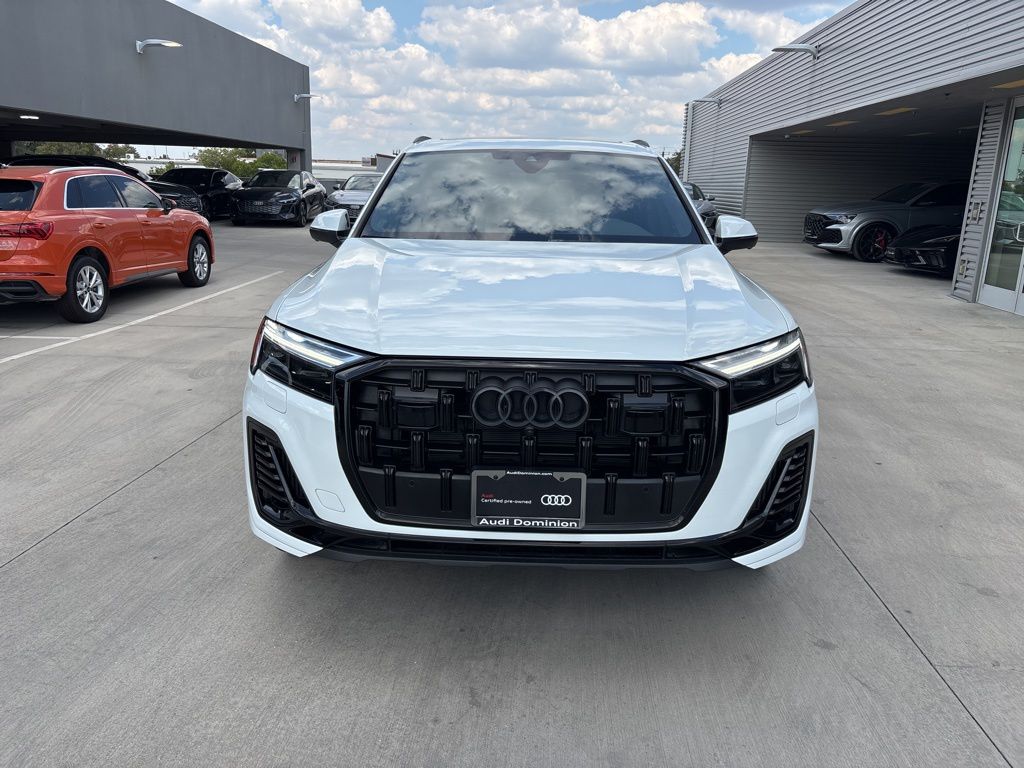 2025 Audi Q7 55 Premium Plus photo 2