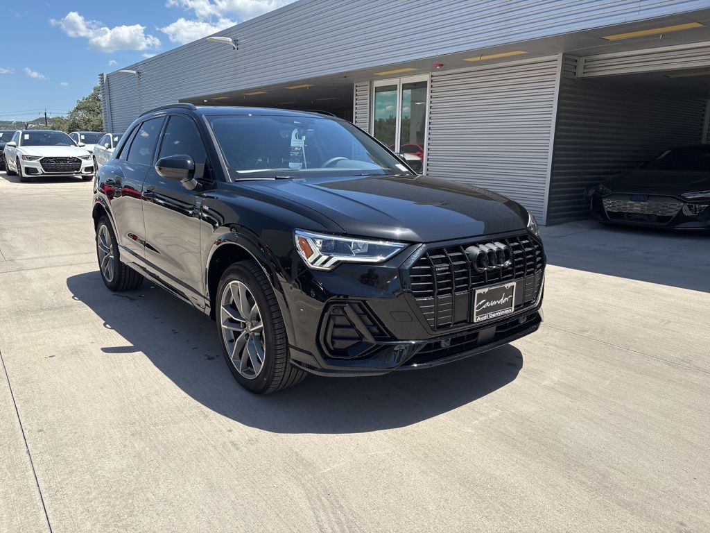 2025 Audi Q3 45 TFSI S line Premium photo 3